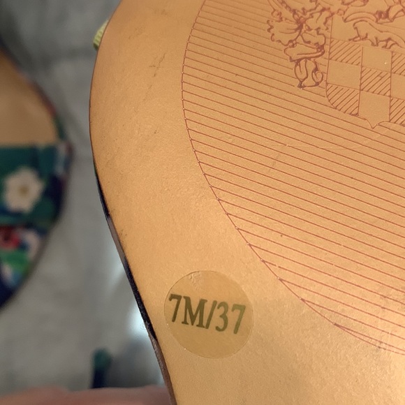 NEW Vince Camuto Celia Heels🔥 - Picture 7 of 10